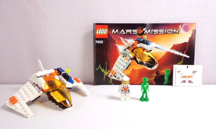 lego mars mission switch fighter